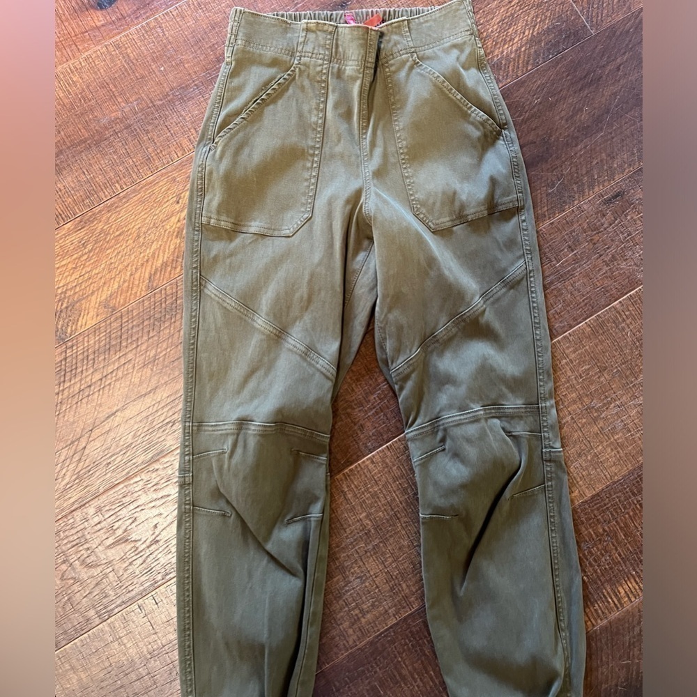 Spanx Stretch Twill Cargo Jogger Pants Washed Darkened Olive Women’s Large Sz sm - Picture 7 of 9